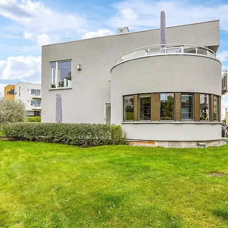 Modern House With High Standard - Close To & The 펜션