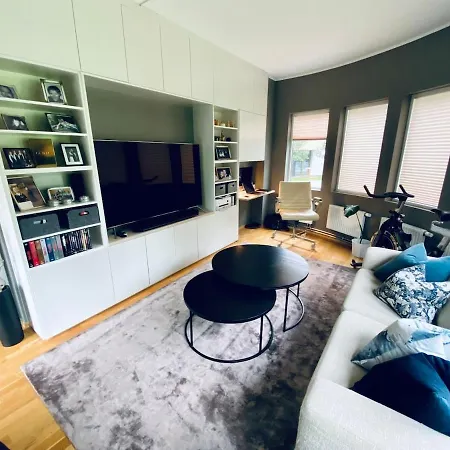 Vakantiehuis Modern House With High Standard - Close To & The *